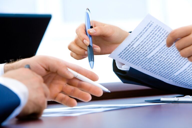 Przejście z umowy o pracę na kontrakt B2B - najważniejsze informacje